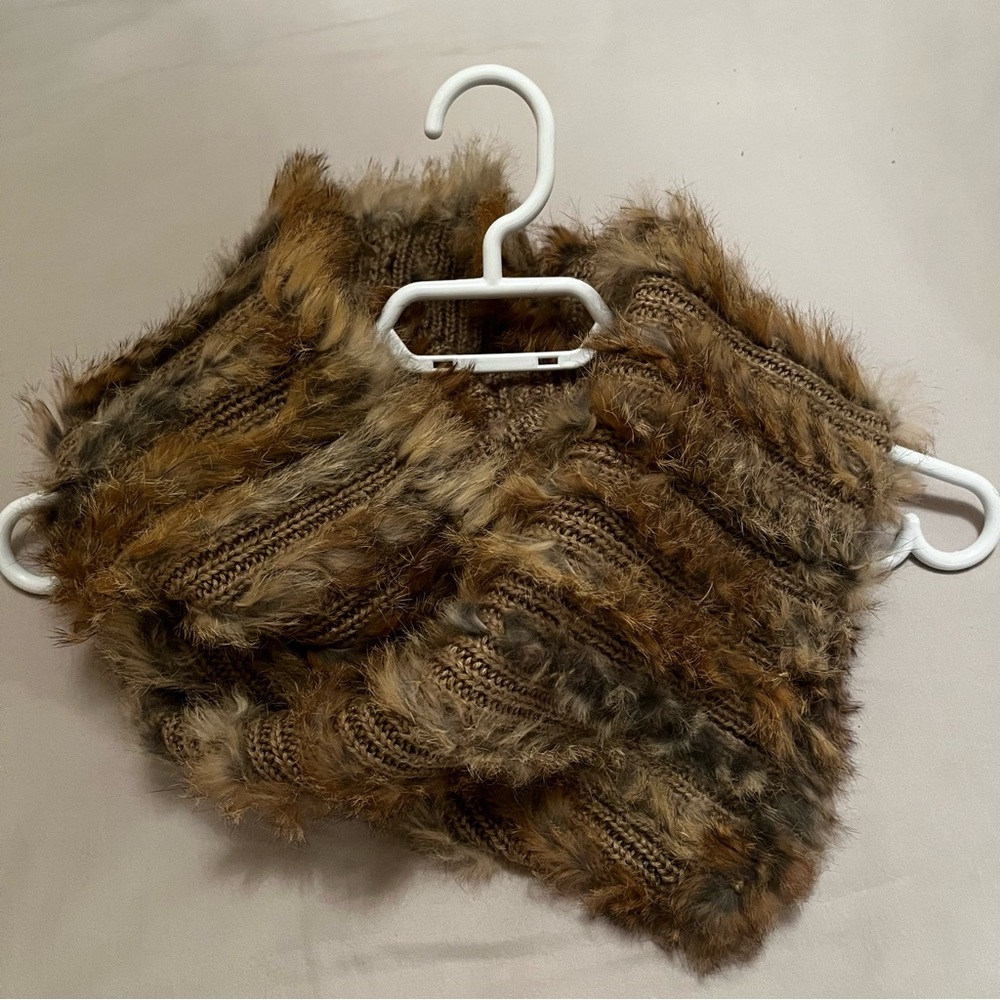 Neck warmer / infinity scarf with rabbit fur